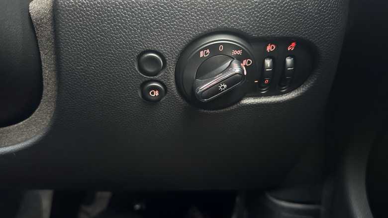 MINI Hatchback 135kW Cooper S Level 2 33kWh 3dr Auto Electric Hatchback